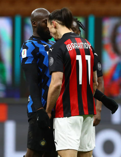 牙女足的国 牙女足的国